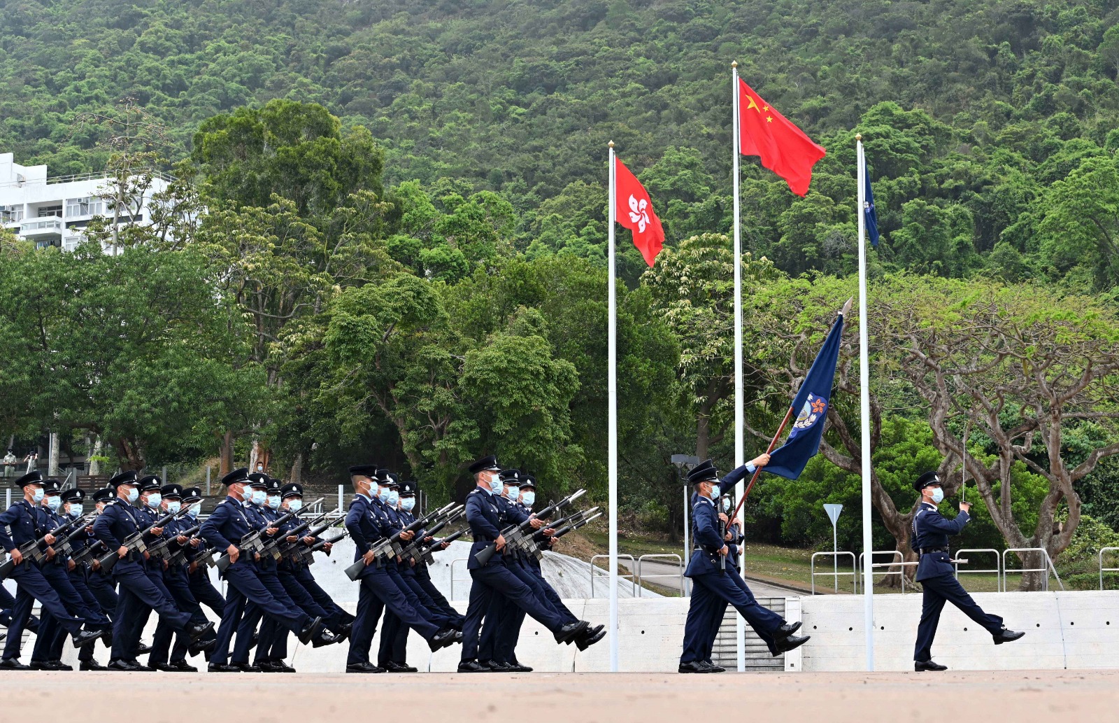 hk_c_1ffbc6f128d19214fc5b29d117b7662.jpg